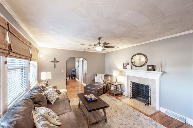 1745 Saundersville Rd, Hendersonville, TN 37075