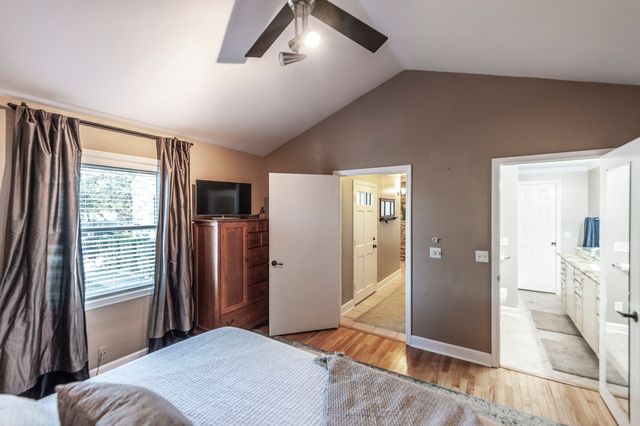 1745 Saundersville Rd, Hendersonville, TN 37075