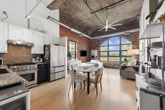 2001 S Calumet Avenue 411, Chicago, IL 60616