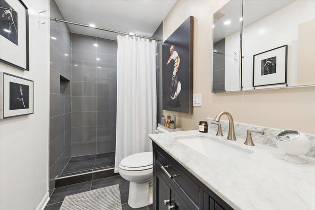 2001 S Calumet Avenue 411, Chicago, IL 60616