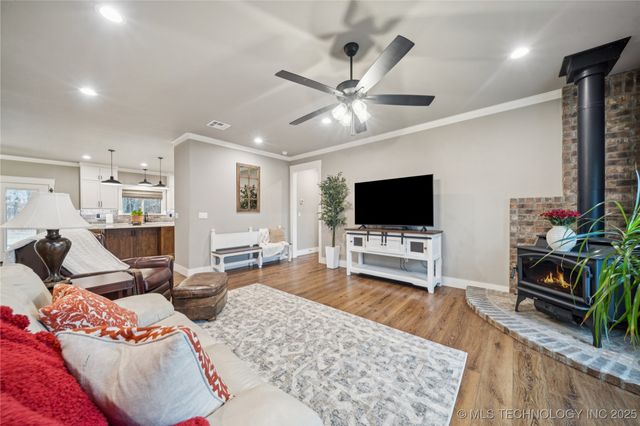 1255 N 4428 Road, Salina, OK 74365