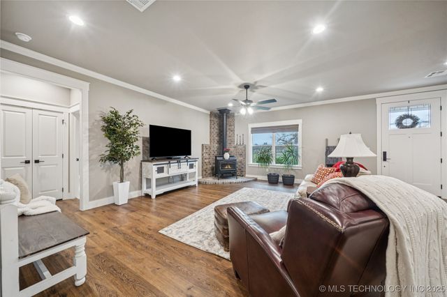 1255 N 4428 Road, Salina, OK 74365