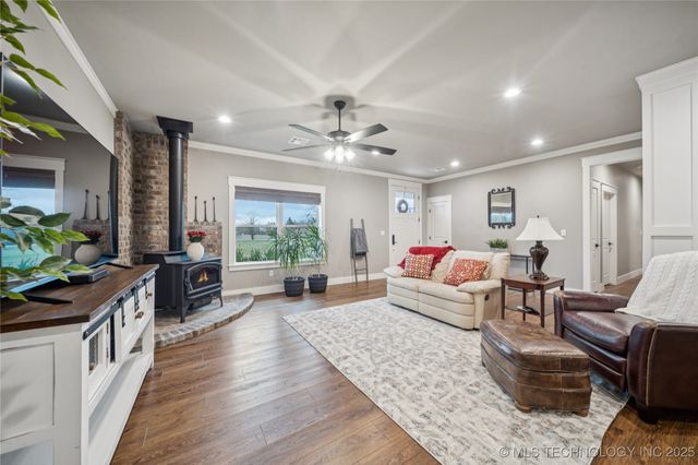 1255 N 4428 Road, Salina, OK 74365