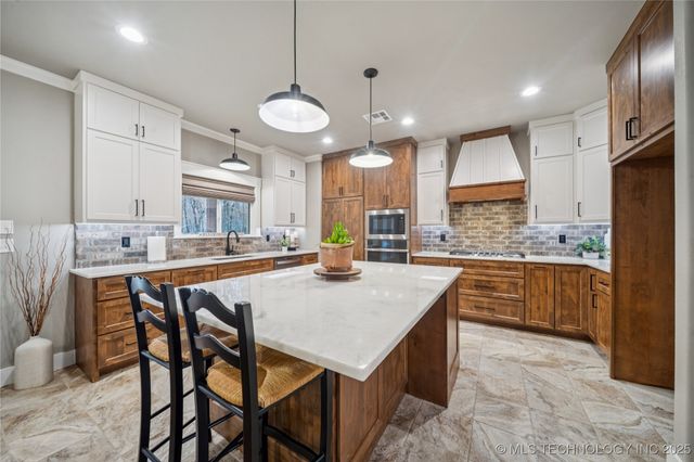 1255 N 4428 Road, Salina, OK 74365