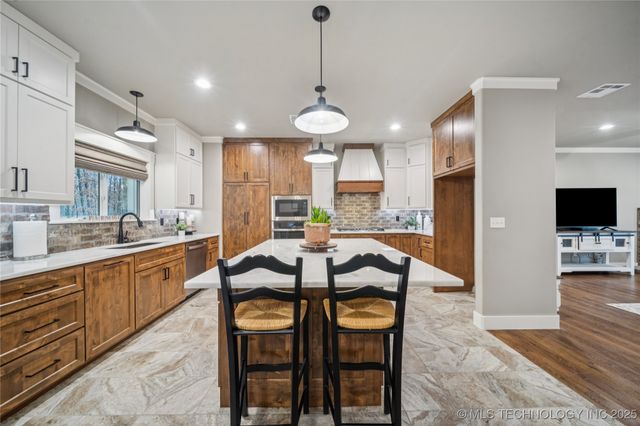 1255 N 4428 Road, Salina, OK 74365