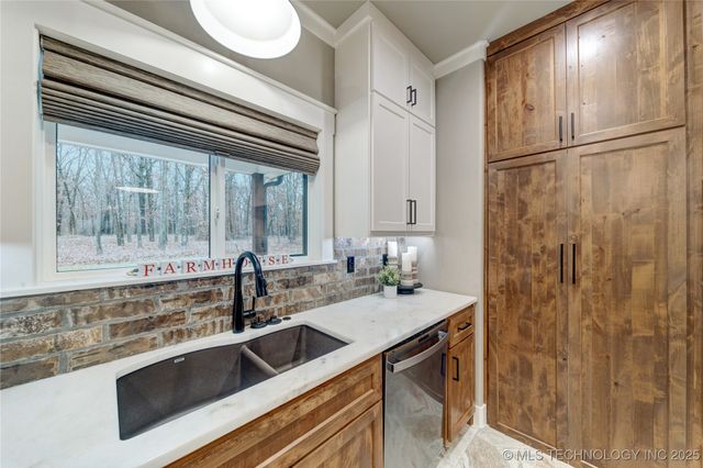 1255 N 4428 Road, Salina, OK 74365