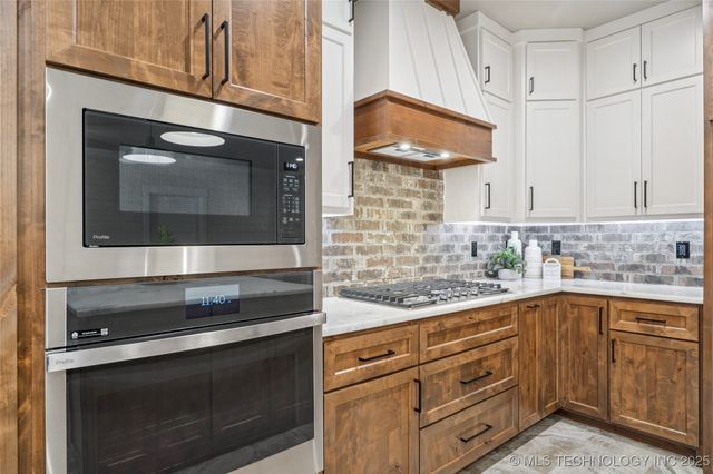 1255 N 4428 Road, Salina, OK 74365