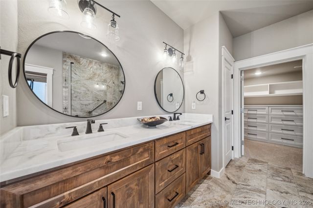 1255 N 4428 Road, Salina, OK 74365