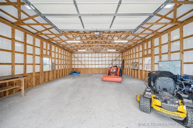 1255 N 4428 Road, Salina, OK 74365