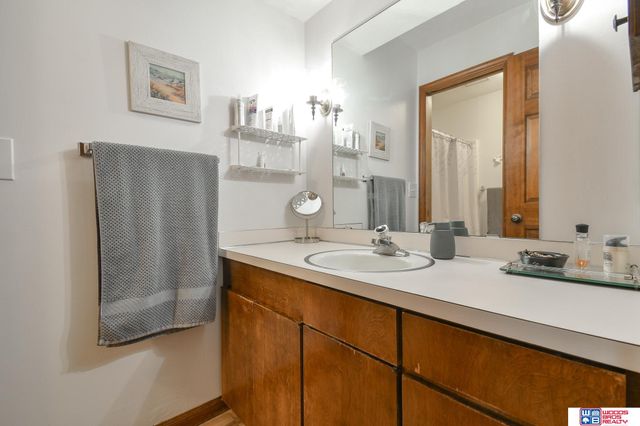 1911 Ammon Avenue, Lincoln, NE 68505