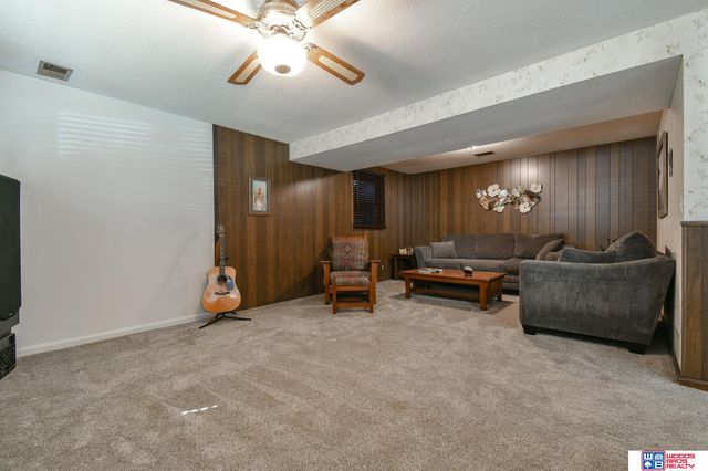 1911 Ammon Avenue, Lincoln, NE 68505
