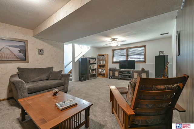 1911 Ammon Avenue, Lincoln, NE 68505