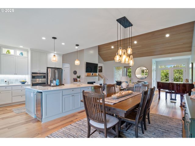 32996 PACIFIC BELLEVUE Ln, Warrenton, OR 97146