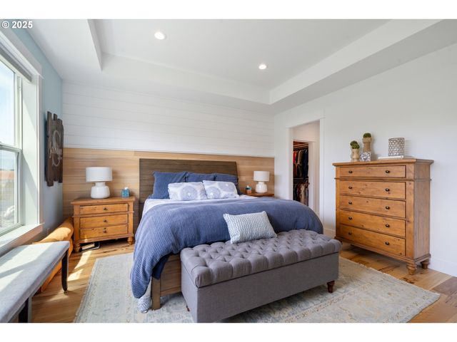 32996 PACIFIC BELLEVUE Ln, Warrenton, OR 97146