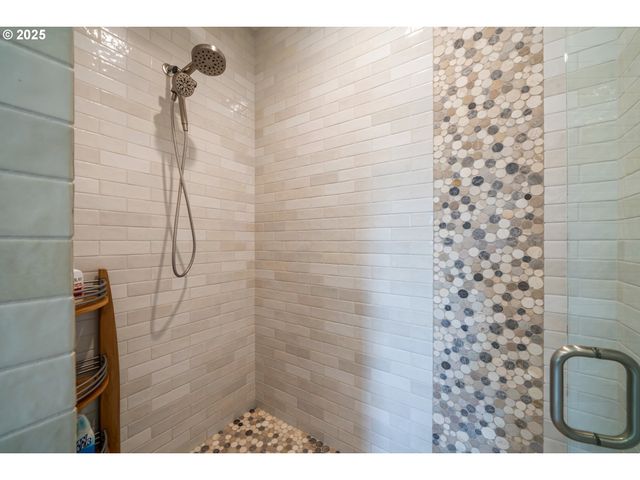 32996 PACIFIC BELLEVUE Ln, Warrenton, OR 97146