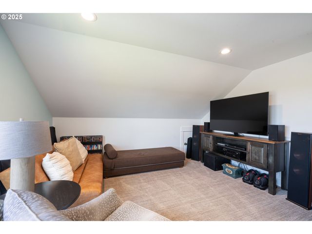 32996 PACIFIC BELLEVUE Ln, Warrenton, OR 97146