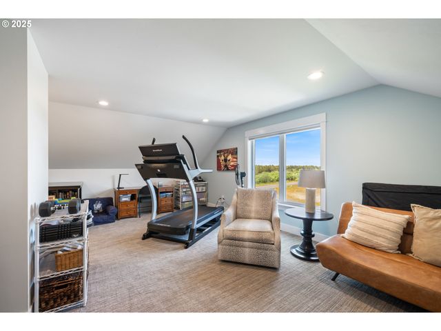 32996 PACIFIC BELLEVUE Ln, Warrenton, OR 97146