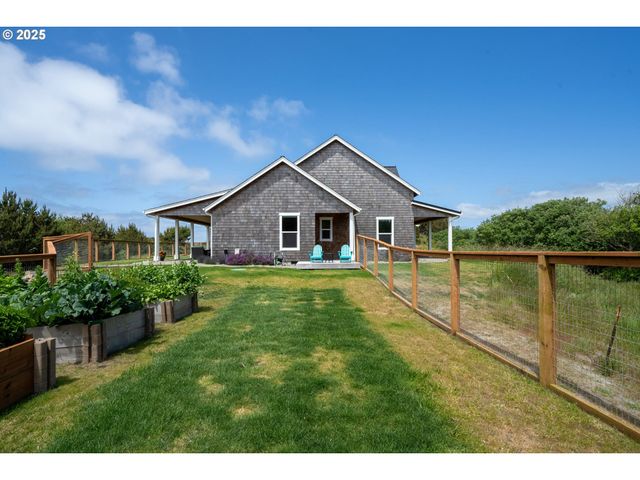 32996 PACIFIC BELLEVUE Ln, Warrenton, OR 97146