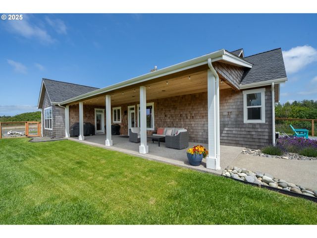 32996 PACIFIC BELLEVUE Ln, Warrenton, OR 97146