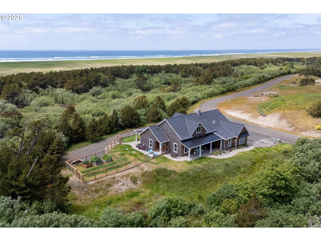 32996 PACIFIC BELLEVUE Ln, Warrenton, OR 97146