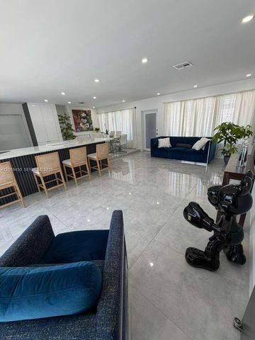 1030 NW 87th St 0, Miami, FL 33150