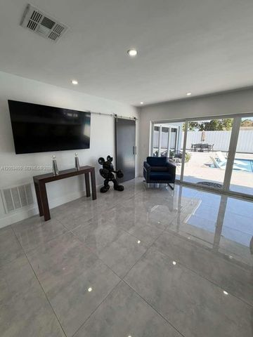 1030 NW 87th St 0, Miami, FL 33150