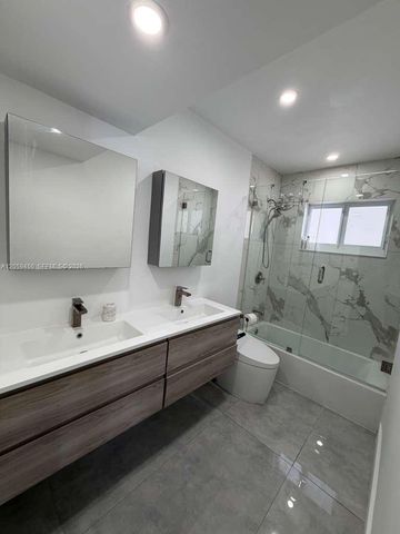 1030 NW 87th St 0, Miami, FL 33150
