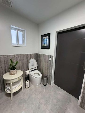 1030 NW 87th St 0, Miami, FL 33150