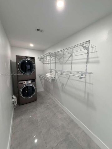 1030 NW 87th St 0, Miami, FL 33150