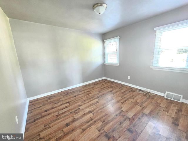 11 DREXEL AVE, Stratford, NJ 08084