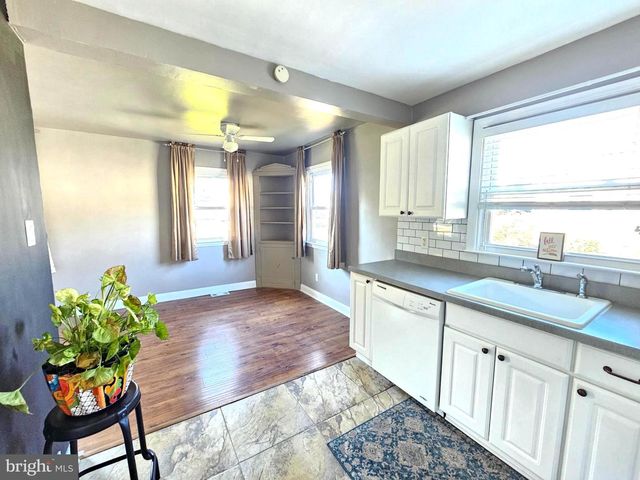 11 DREXEL AVE, Stratford, NJ 08084