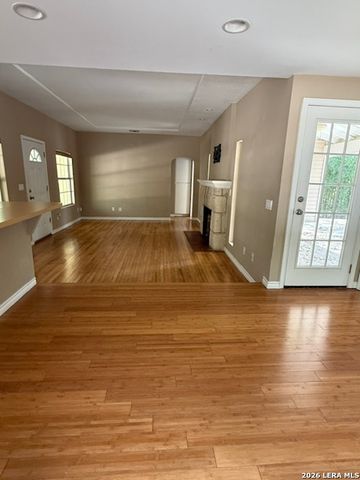 248 FOX HALL LN, San Antonio, TX 78213