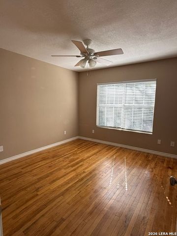 248 FOX HALL LN, San Antonio, TX 78213