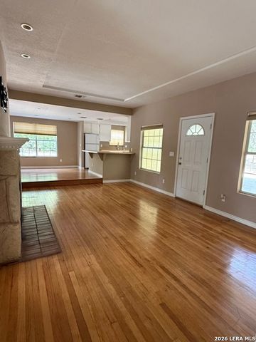 248 FOX HALL LN, San Antonio, TX 78213