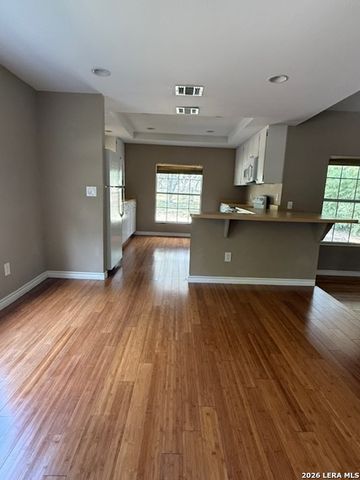 248 FOX HALL LN, San Antonio, TX 78213