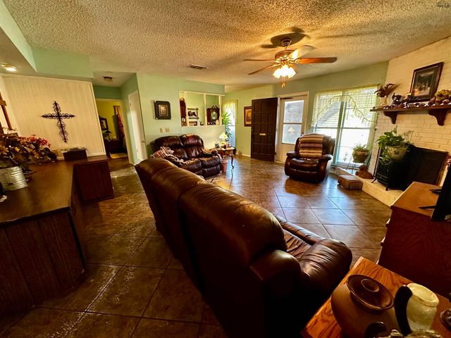 510 E PECAN, Seymour, TX 76380