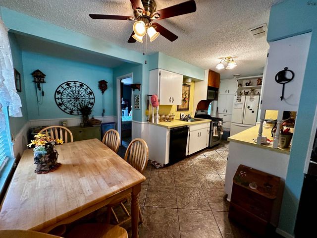 510 E PECAN, Seymour, TX 76380