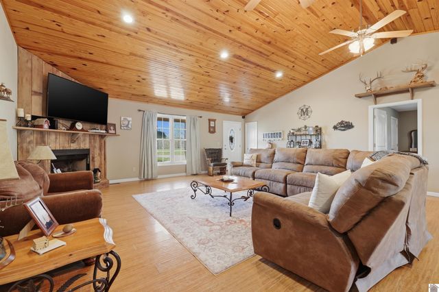 1340 Nunn Switch, Marion, KY 42064