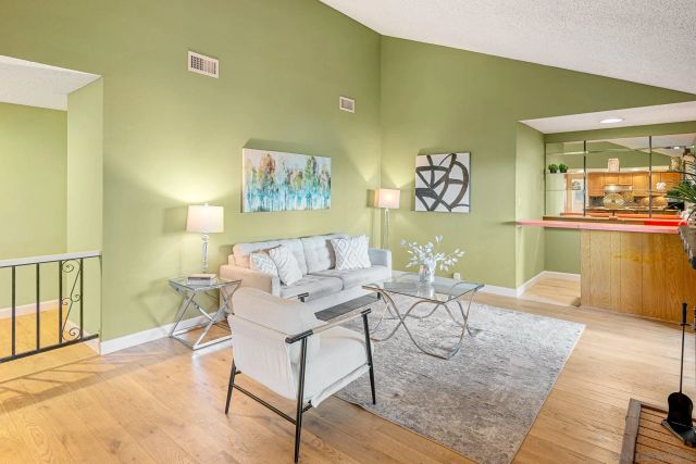 7945 Shadow Hill Dr, La Mesa, CA 91941