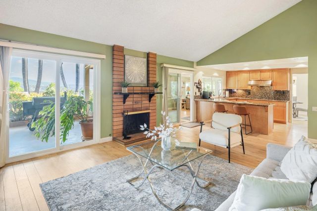 7945 Shadow Hill Dr, La Mesa, CA 91941