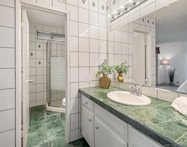 7945 Shadow Hill Dr, La Mesa, CA 91941