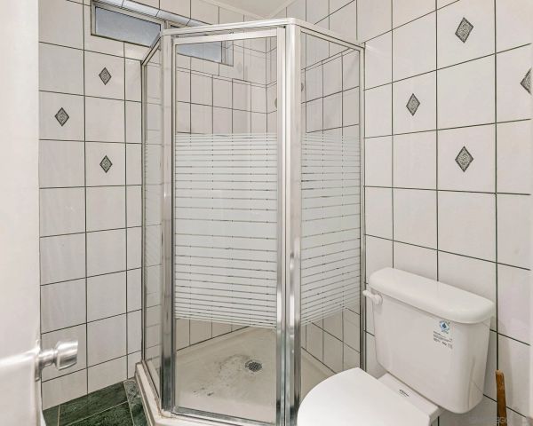 7945 Shadow Hill Dr, La Mesa, CA 91941