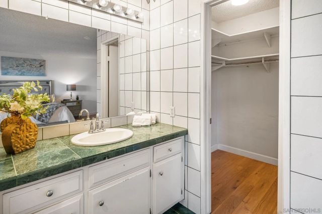 7945 Shadow Hill Dr, La Mesa, CA 91941