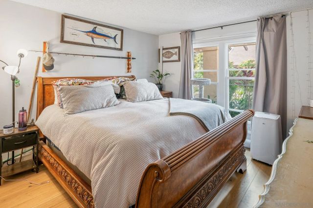 7945 Shadow Hill Dr, La Mesa, CA 91941