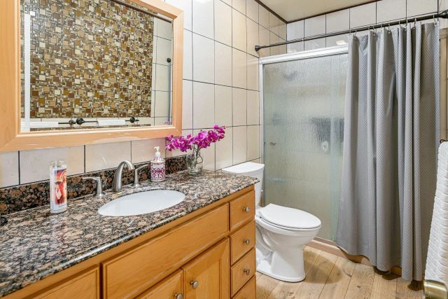 7945 Shadow Hill Dr, La Mesa, CA 91941