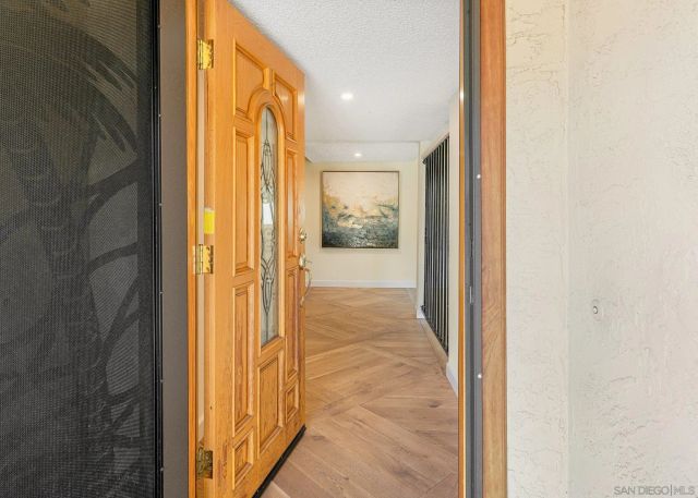 7945 Shadow Hill Dr, La Mesa, CA 91941