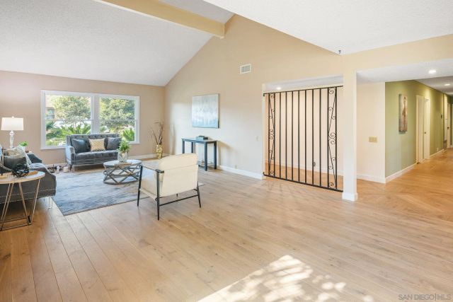 7945 Shadow Hill Dr, La Mesa, CA 91941