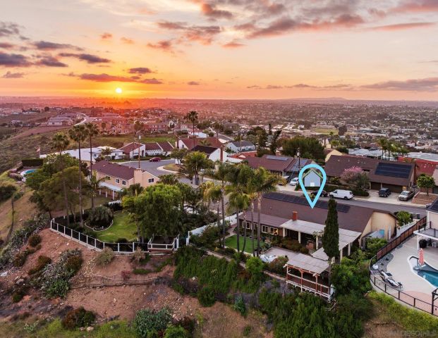 7945 Shadow Hill Dr, La Mesa, CA 91941