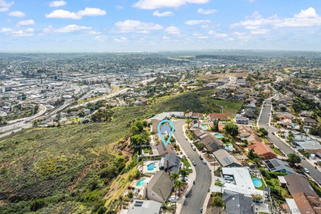 7945 Shadow Hill Dr, La Mesa, CA 91941