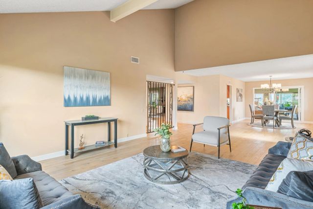 7945 Shadow Hill Dr, La Mesa, CA 91941